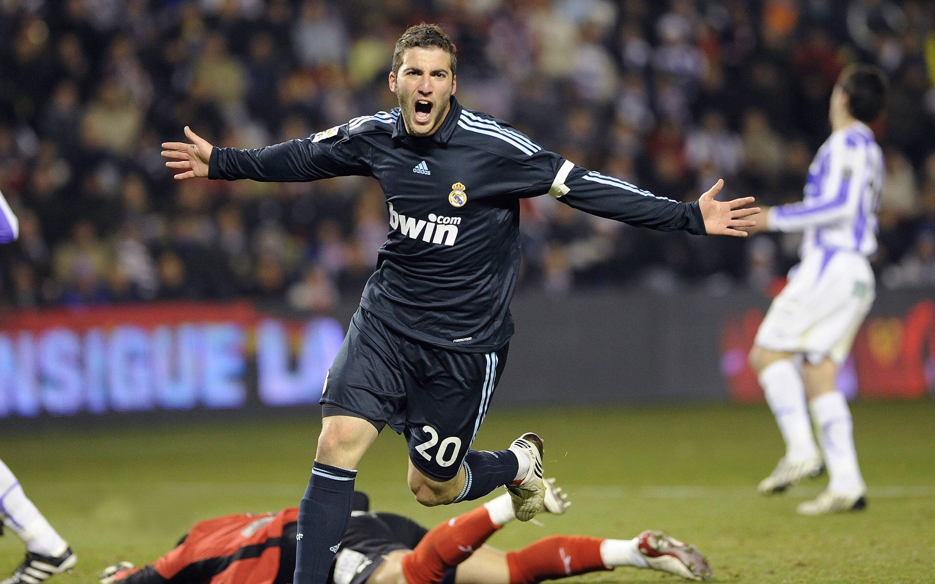 终极“绝杀专家”:那些令人血脉喷张的终场进球,终极绝杀电视剧全集