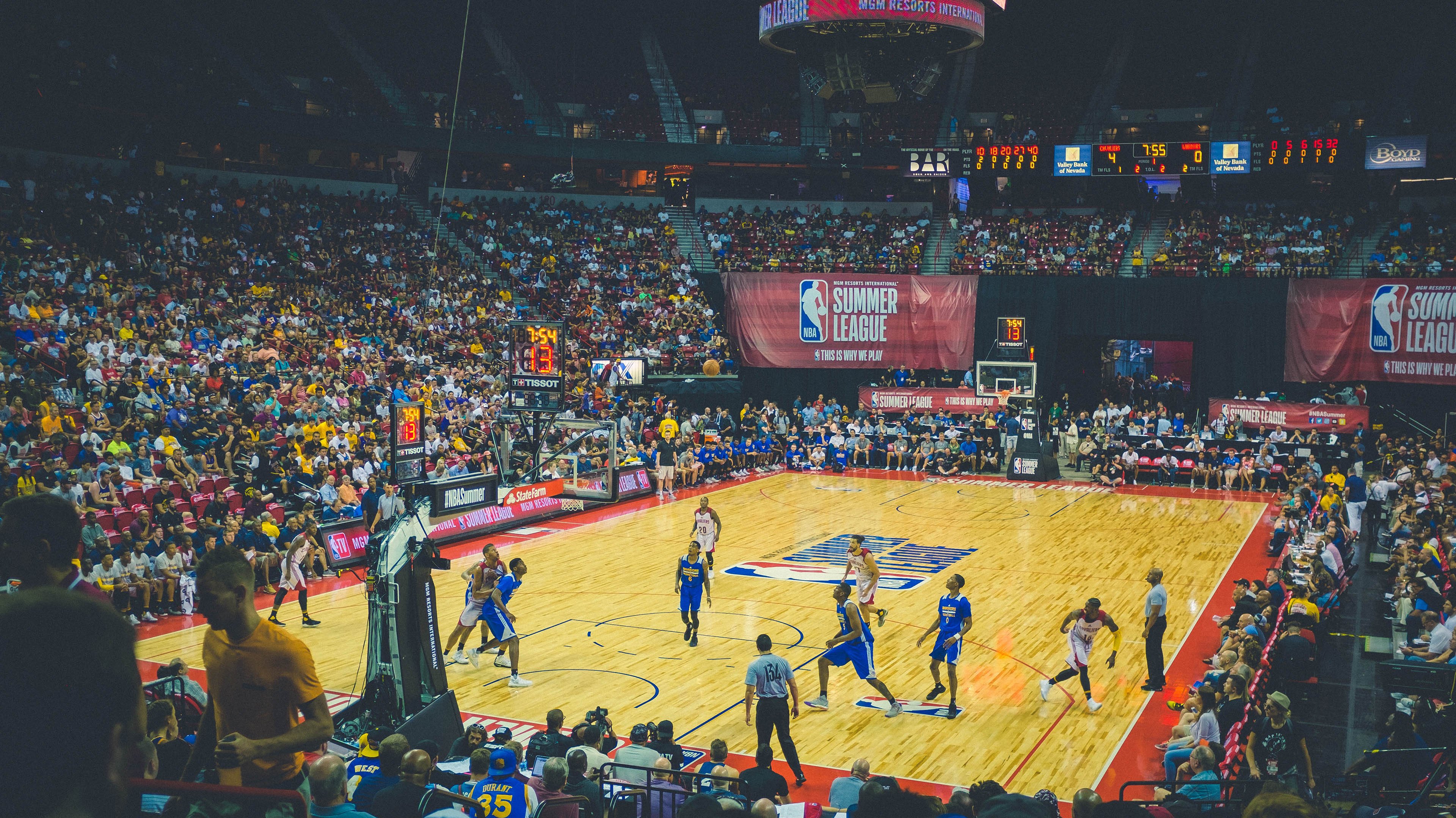 星空投注-恩比德谈团队防守意识有显著提升，恩比德进攻技巧